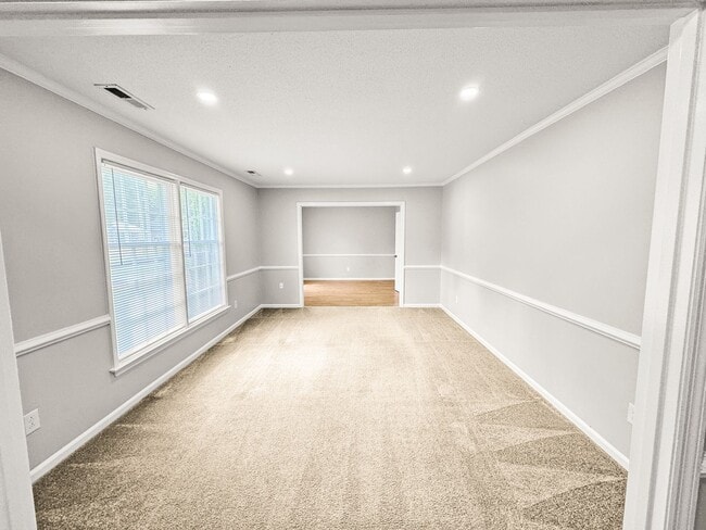 Building Photo - 3001 Jason Dr
