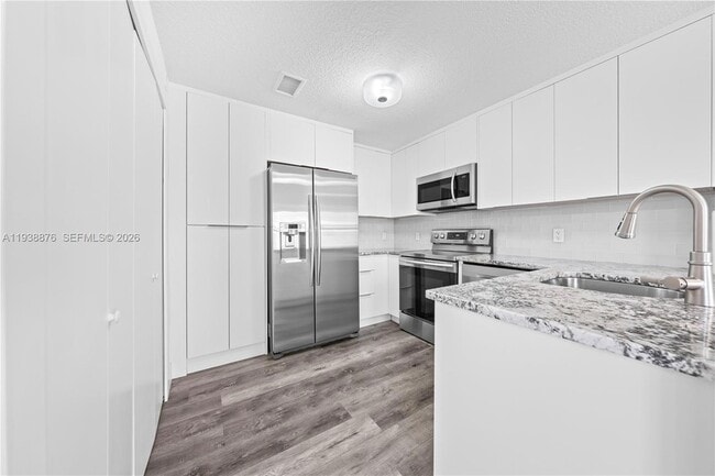 Building Photo - 6141 NW 115th Pl