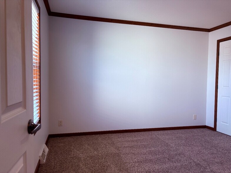 Building Photo - 305 Harvest Park Pkwy