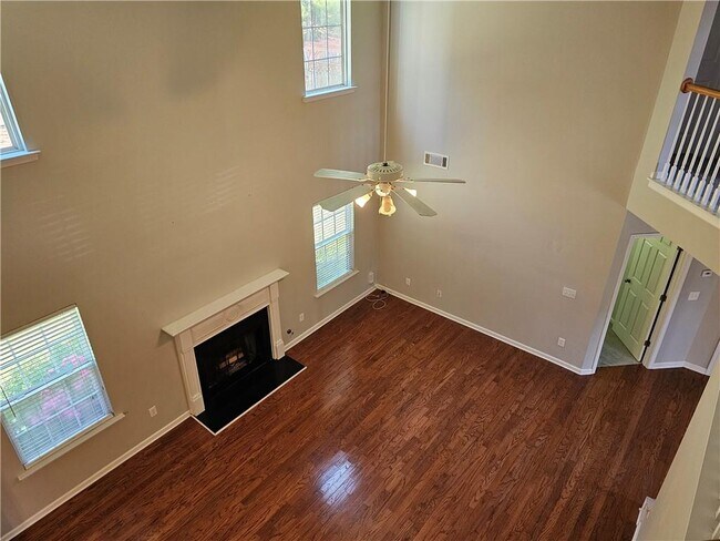 Building Photo - 645 Roxford Ln NE