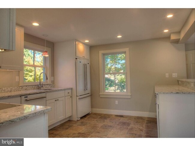 Building Photo - 5253 Upper Mountain Rd