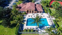Building Photo - 291 SW Palm Dr