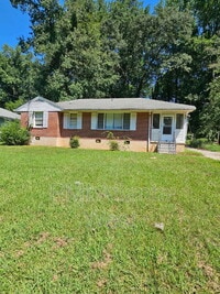Building Photo - 418 Thaxton Dr SE