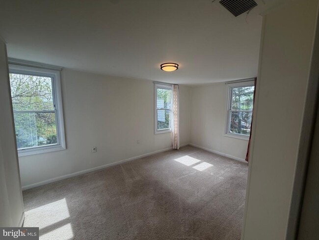 Building Photo - 5014 Delaware St