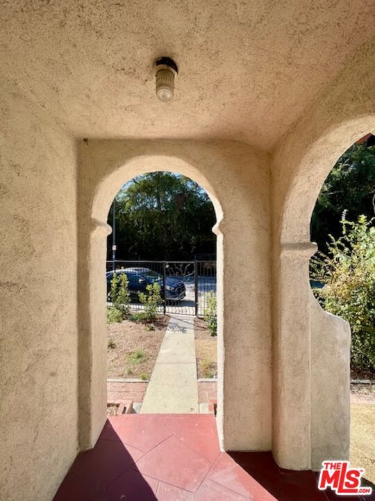 Building Photo - 11151 Sarah St