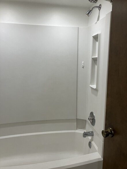 bathroom #1 - 6344 Aurelia St