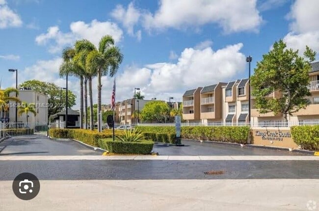 Building Photo - 7743 SW 86th St