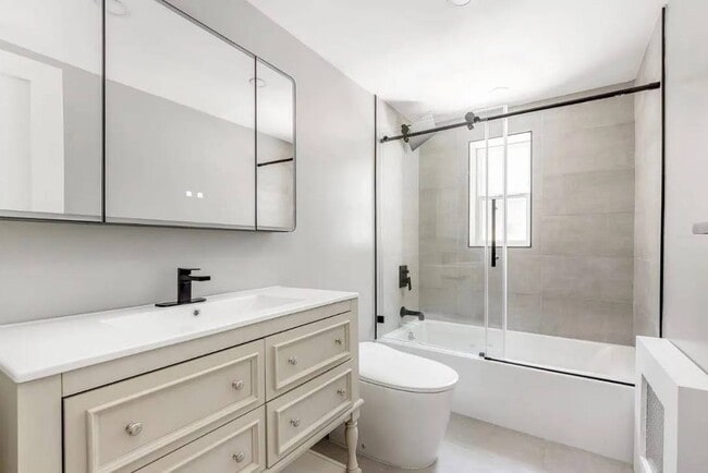 Building Photo - 208-12 53rd Ave