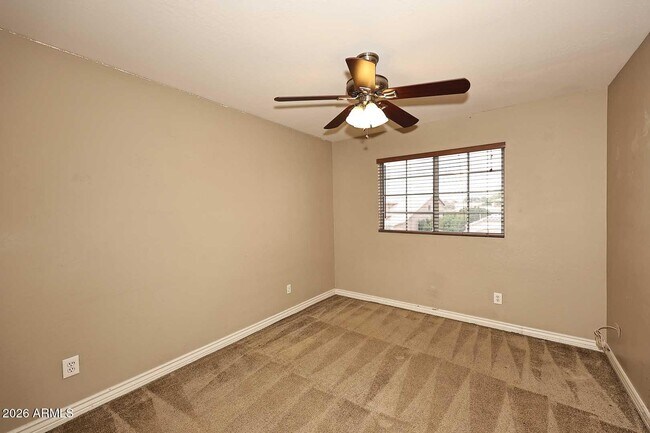 Building Photo - 4591 W Oakland St