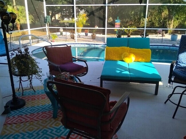 Building Photo - 404 Hazel Cir