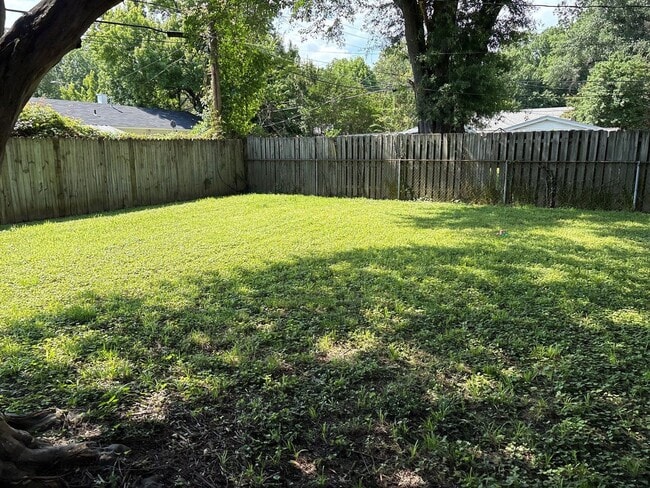 Building Photo - 1711 Myrna Ln