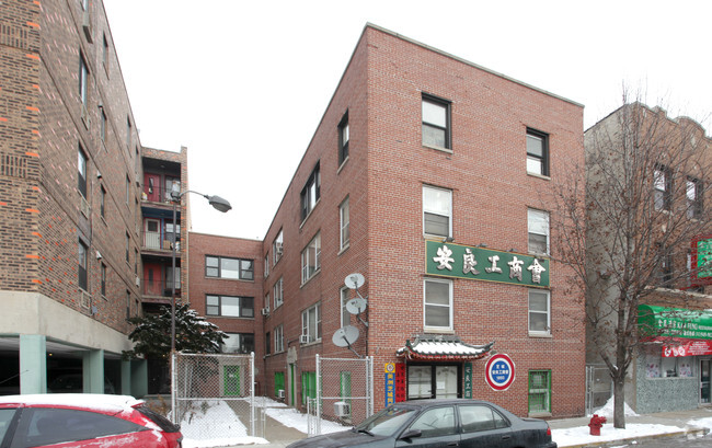 Primary Photo - 218 W 22nd Pl