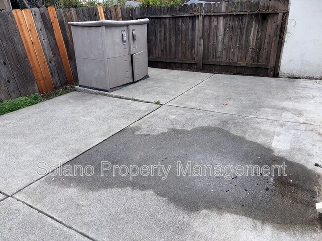 Building Photo - 1116 Union Ave