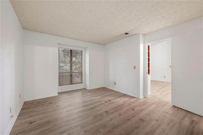 Building Photo - 1306 McClelen Way