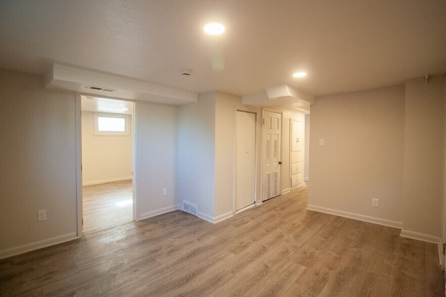 Building Photo - 2105 8th Ave