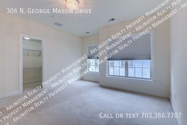 Building Photo - 306 N George Mason Dr
