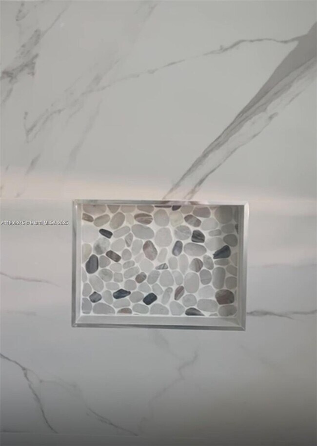 Building Photo - 333 NE 21st Ave