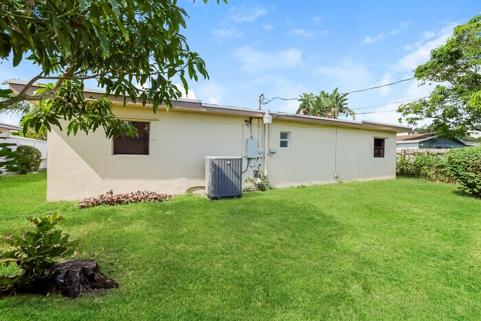 Building Photo - 730 NW 18th St