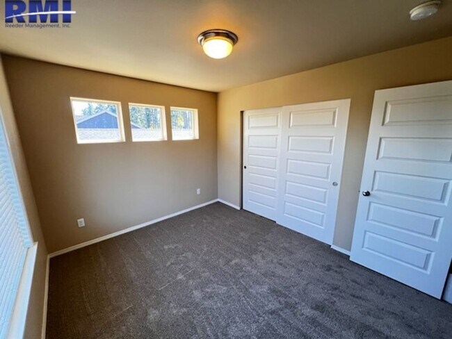 Building Photo - 11244 Borgen Loop NW