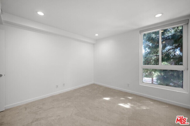 Building Photo - 4407 Francis Ave