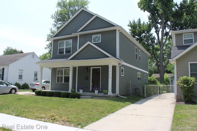 Building Photo - 1500 Mclean Ave
