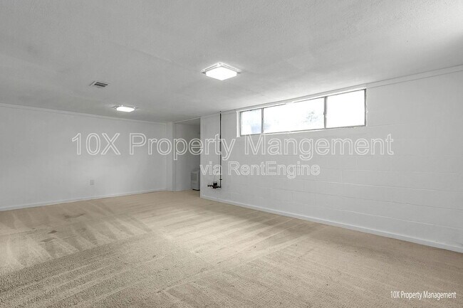 Building Photo - 1341 Coburg Rd