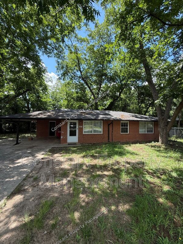 Primary Photo - 3371 Adkins Ave