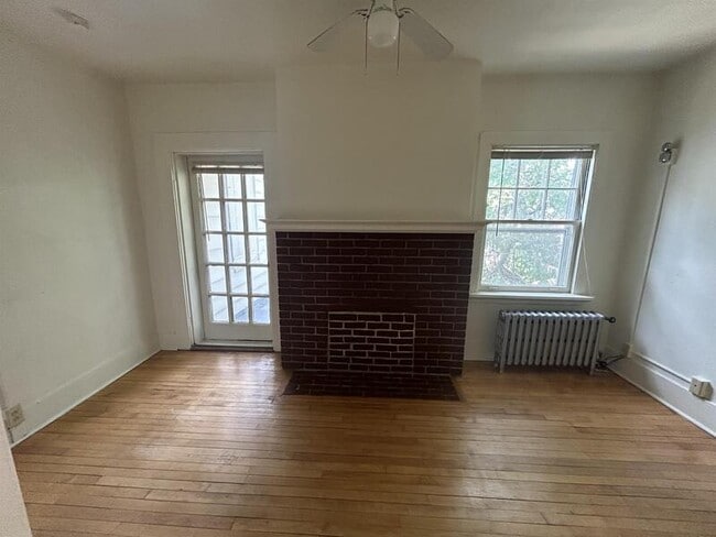 Building Photo - 240 W Lakelawn Pl