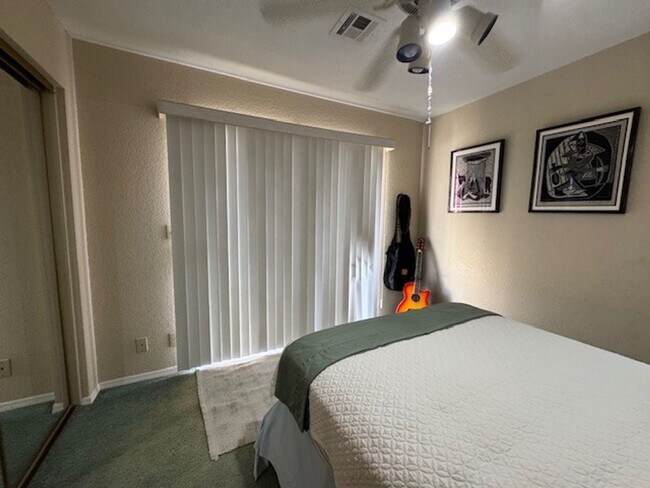 Building Photo - 3BR 3BA Townhome-Best view of the River & Laughlin Casino Skyline