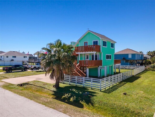 Building Photo - 4034 Reeves Dr