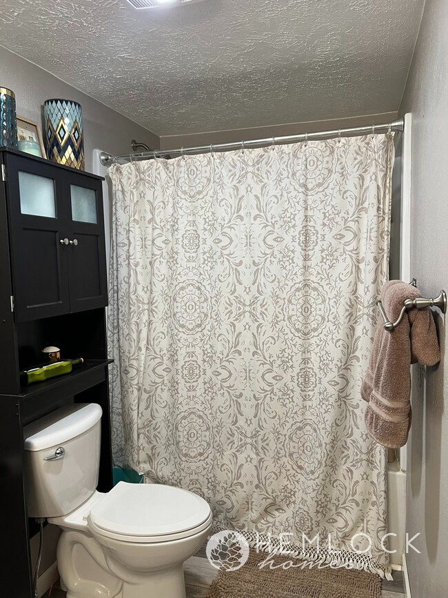 Building Photo - 601 S 1st St