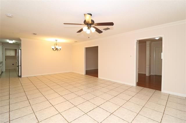 Building Photo - 2703 Peachtree Ln