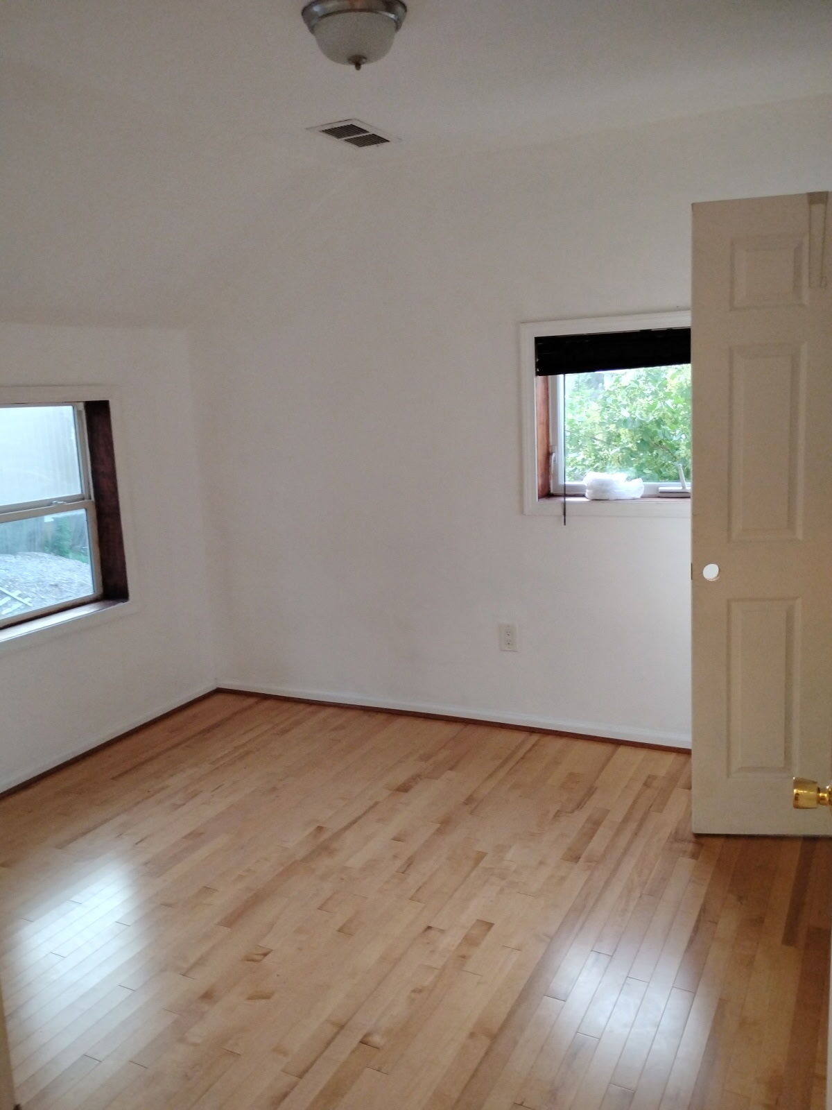 Building Photo - 108 Irving St