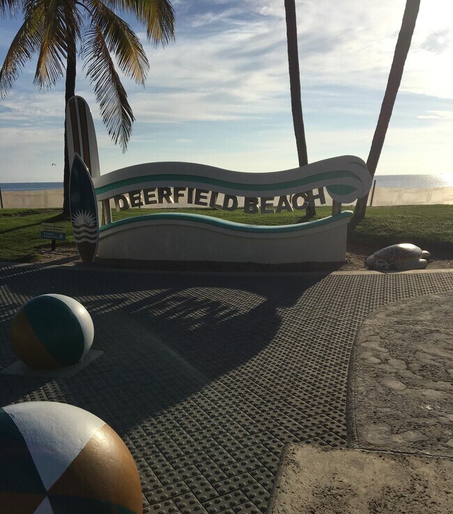 Building Photo - 1629 Riverview Rd