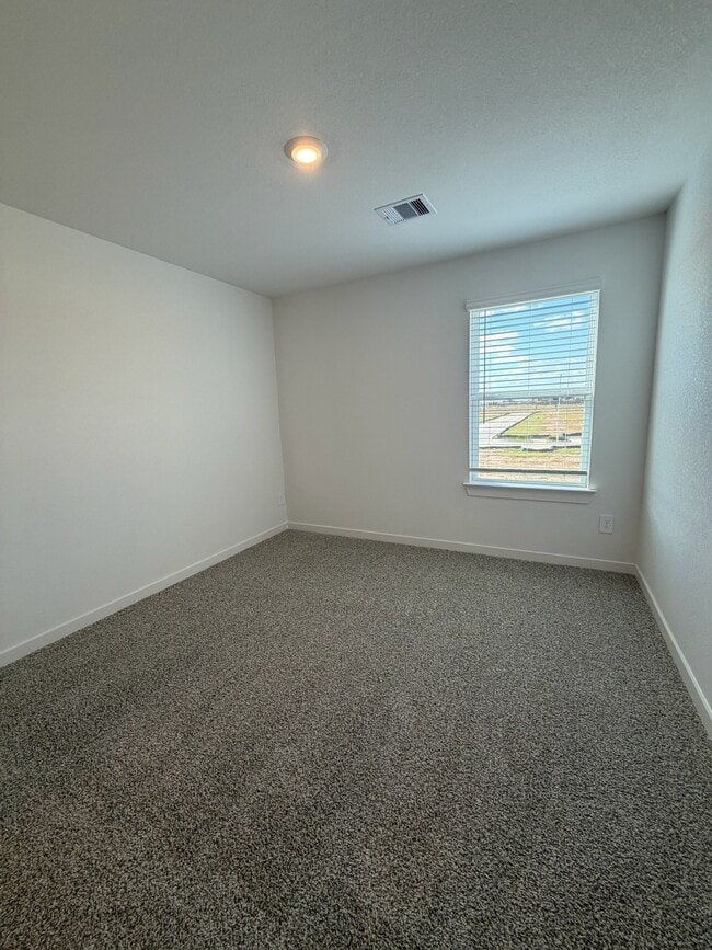 Building Photo - 3550 Blue Mockingbird St