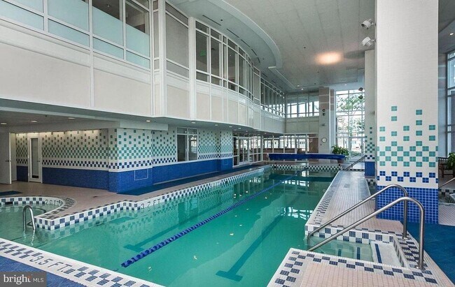 Building Photo - 100 Harborview Dr