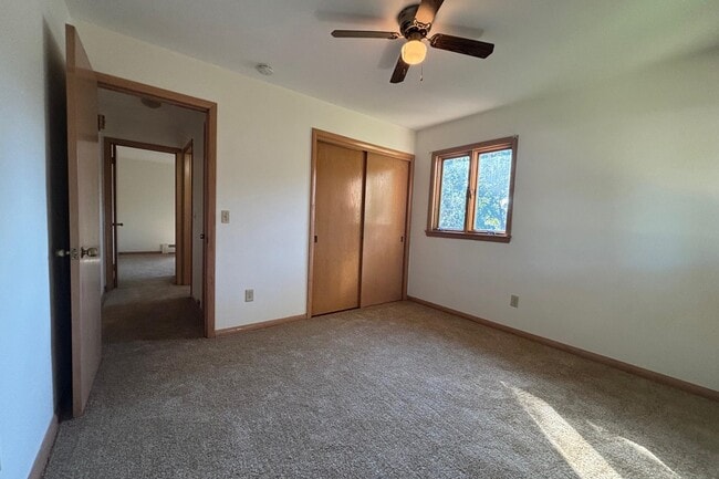 Building Photo - 2402 Fremont Ave