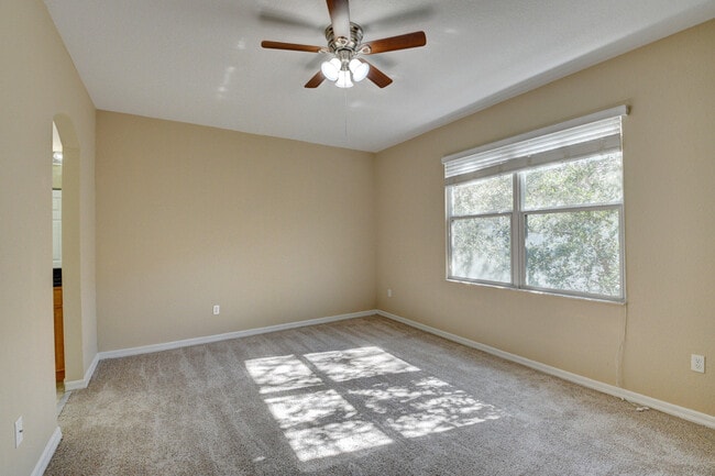 Building Photo - 121 Hemingway Ct