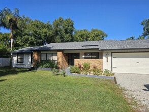 Building Photo - 415 E 6th Ave