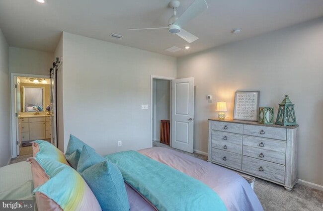 Building Photo - 33163 Oyster Cove Dr