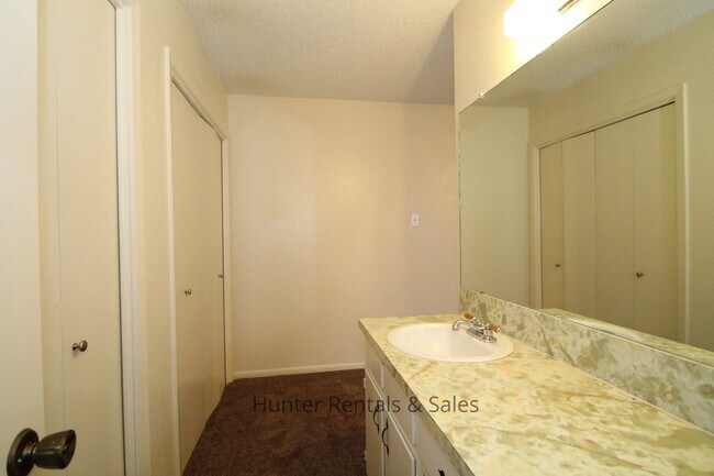 Building Photo - I Have A Pool!