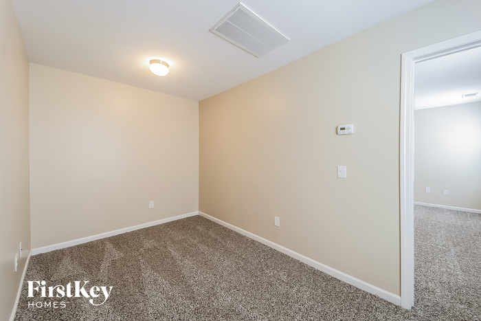 Building Photo - 4962 Ballantine Dr