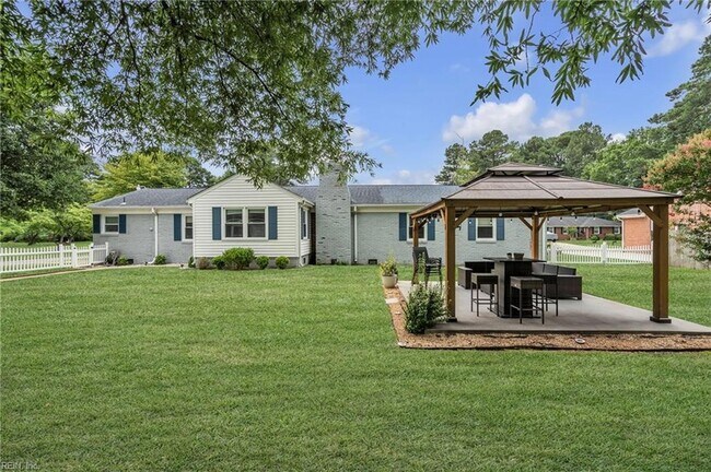 Building Photo - 5800 Barberry Ln