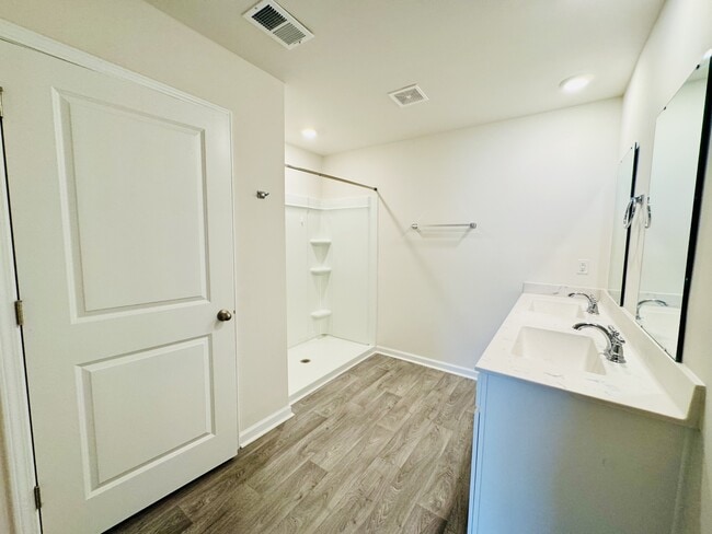 Building Photo - 505 Strawberry Fld Wy