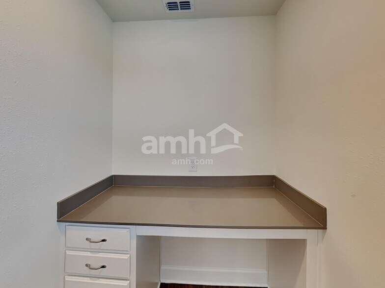 Building Photo - 3240 Bridge Haven Dr