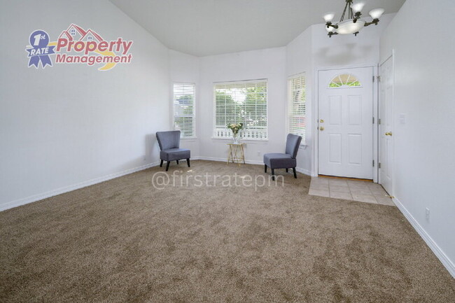 Building Photo - 1923 N Tyra Ave