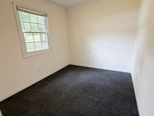 Building Photo - 9625 Shiloh Dr