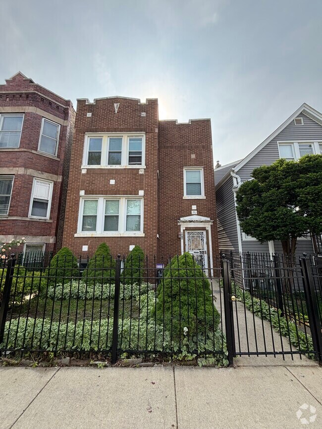 Building Photo - 1542 N Kolin Ave