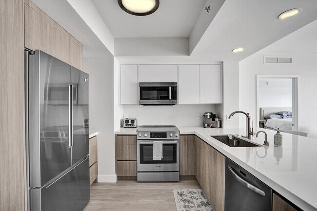 Building Photo - 2821 N Ocean Blvd