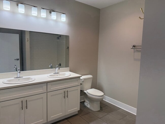 Building Photo - 3122 N Broadway